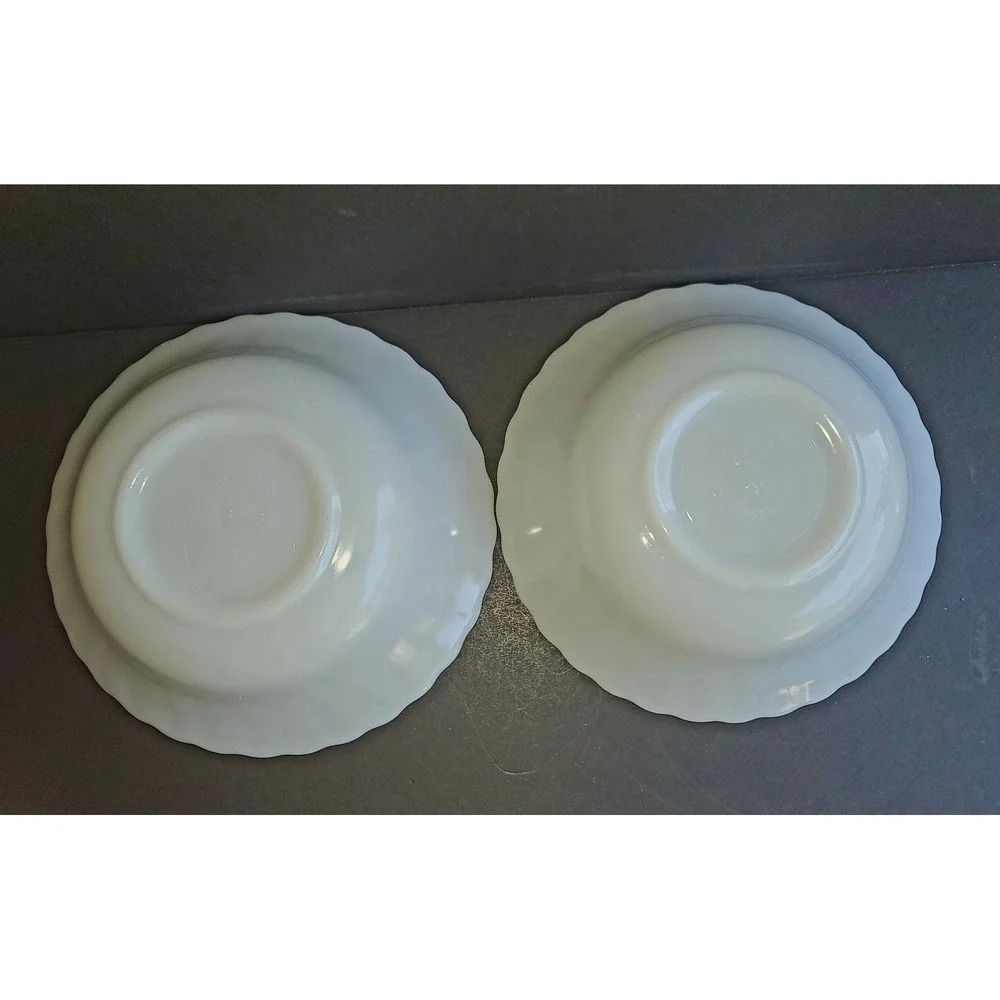 Set of‎ 2 Anchor Hocking Milk Glass Swirl Bowls White Scalloped 8.5
